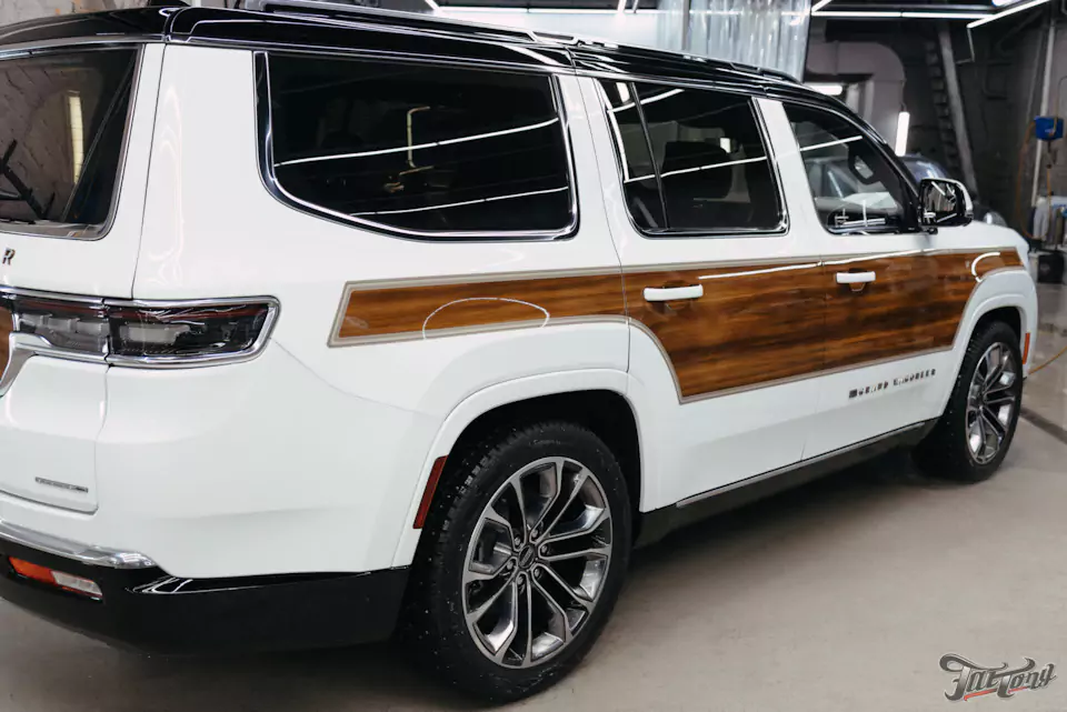 Так не должно быть! Заново разработали дизайн наклеек для Jeep Grand Wagoneer и забронировали кузов полиуретаном